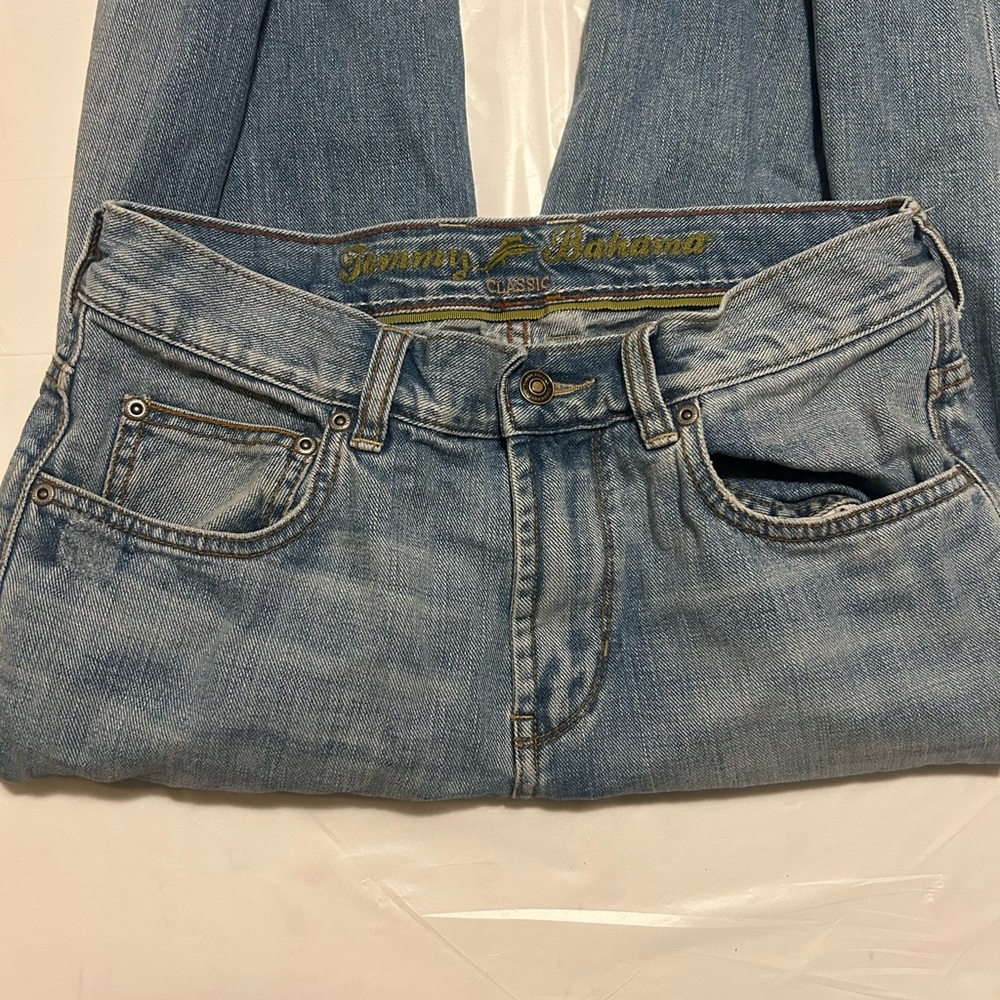 Tommy Bahama Men’s 32X30 Classic Fit Distressed Medium Wash Jeans - Picture 5 of 8